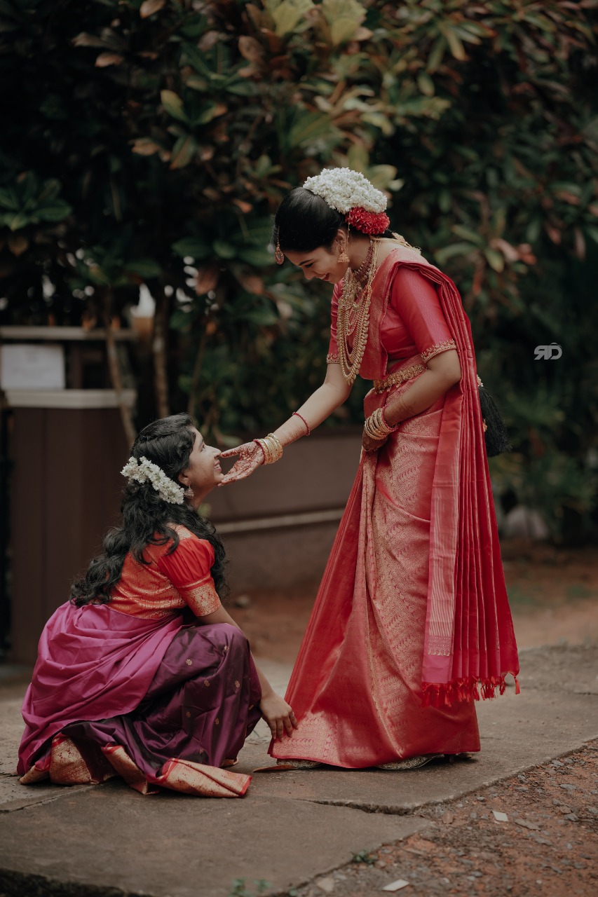 SAPNA'S BEAUTY PARLOUR POOKKAD